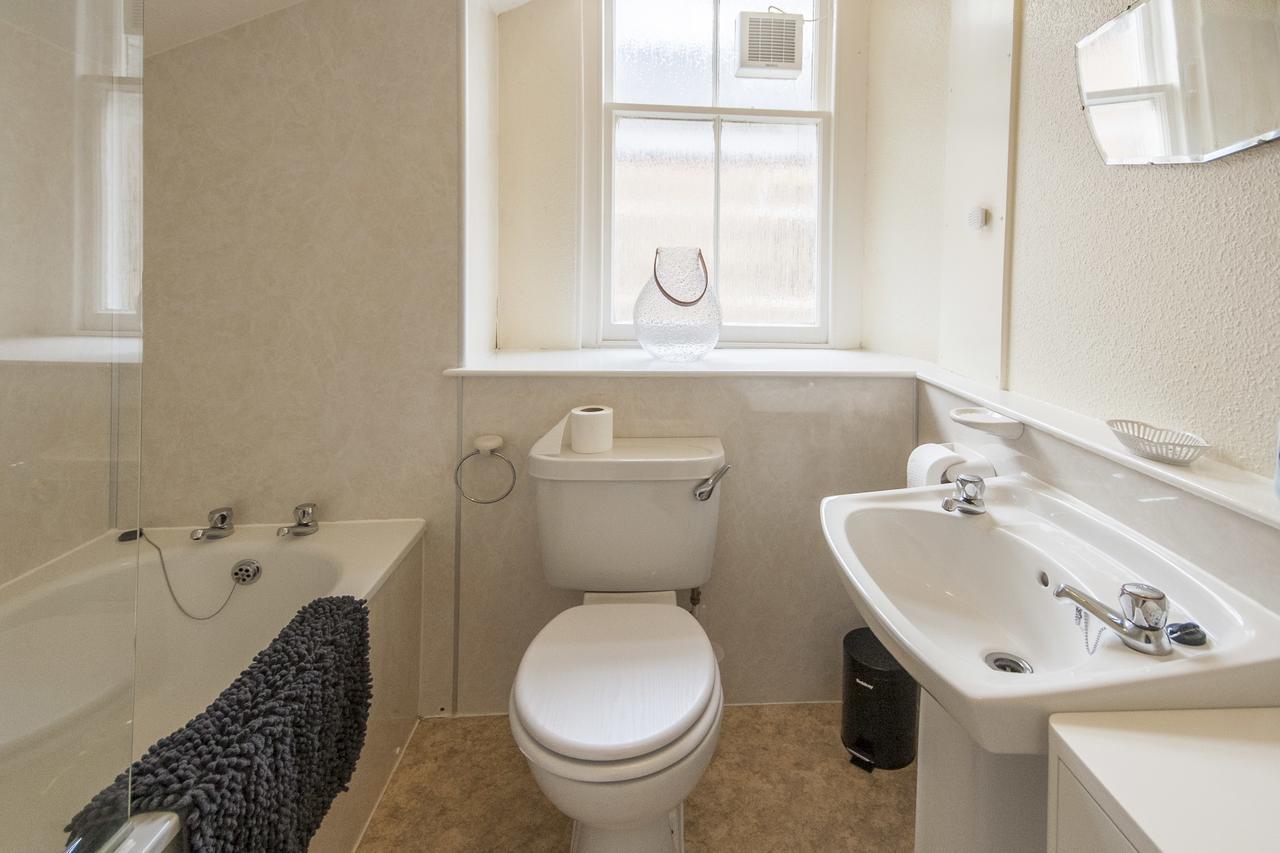 1 Varis Apartments Forres Exterior foto